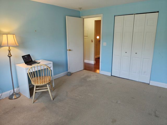 2320 Skyline Dr 18, Lowell, MA 01854