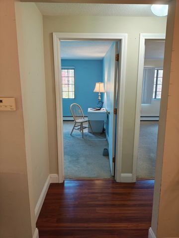 2320 Skyline Dr 18, Lowell, MA 01854