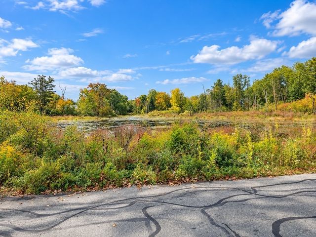 2320 Skyline Dr 18, Lowell, MA 01854