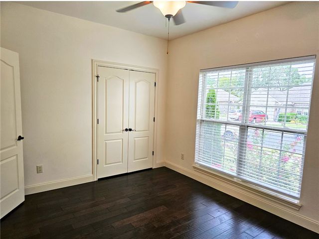 1300 Willow Bend Avenue, Bentonville, AR 72713