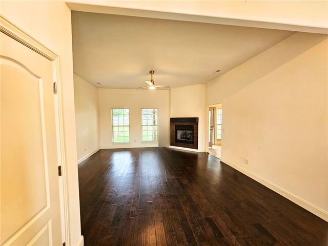 1300 Willow Bend Avenue, Bentonville, AR 72713