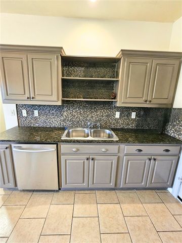 1300 Willow Bend Avenue, Bentonville, AR 72713