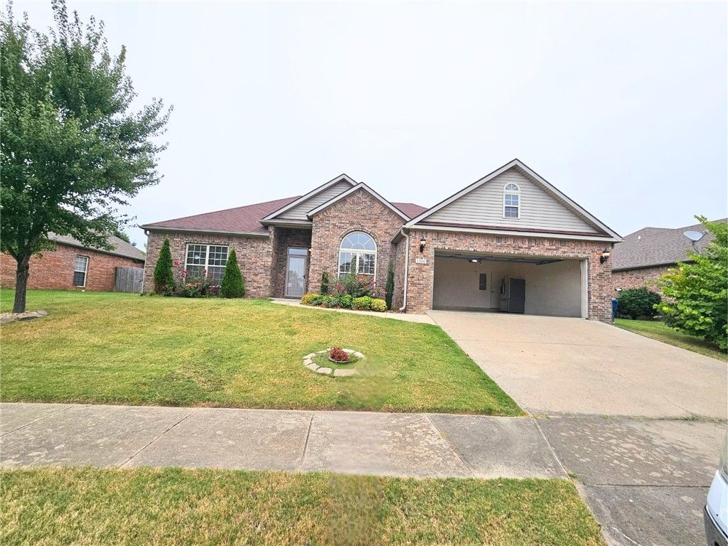 1300 Willow Bend Avenue, Bentonville, AR 72713