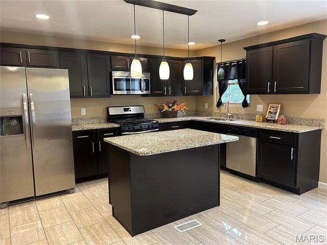 31 Graeler Drive, St Louis, MO 63146