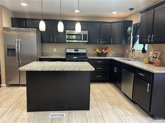31 Graeler Drive, St Louis, MO 63146
