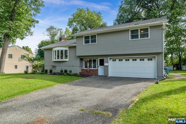 30 Smithfield Road, Waldwick, NJ 07463
