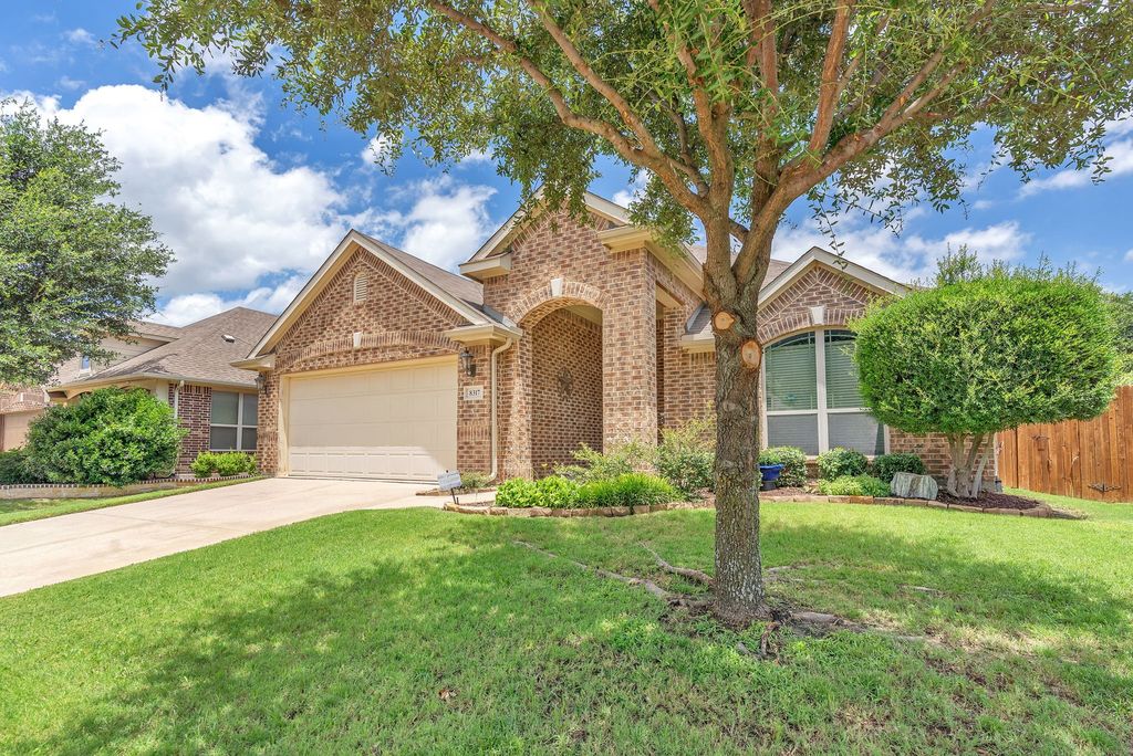 8317 Bonanza Street, Aubrey, TX 76227
