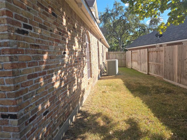 8411 Sandestine Court, Houston, TX 77095