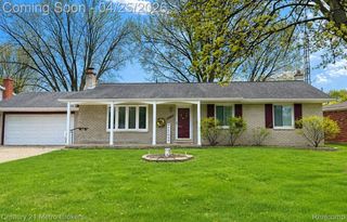 1376 Williamsburg Road, Flint Charter Township, MI 48507