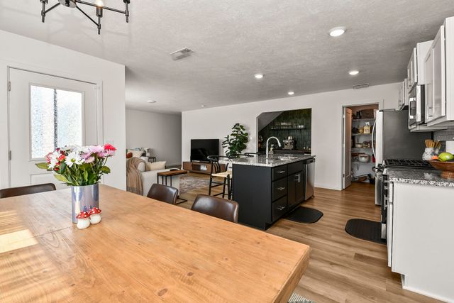 204 N Big Horn Road, Nixa, MO 65714