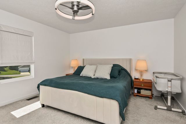 204 N Big Horn Road, Nixa, MO 65714
