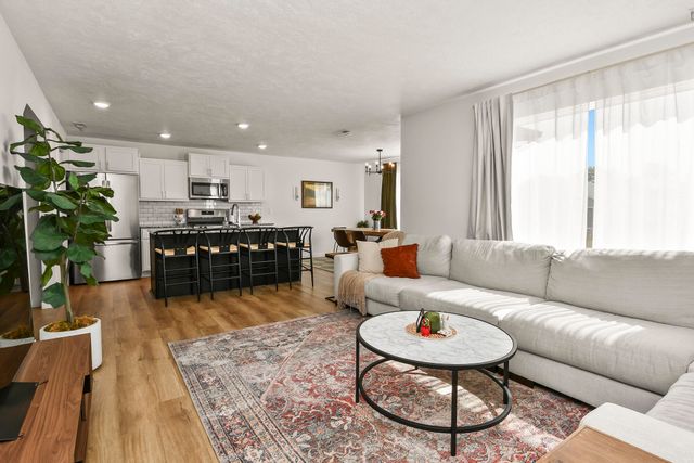 204 N Big Horn Road, Nixa, MO 65714
