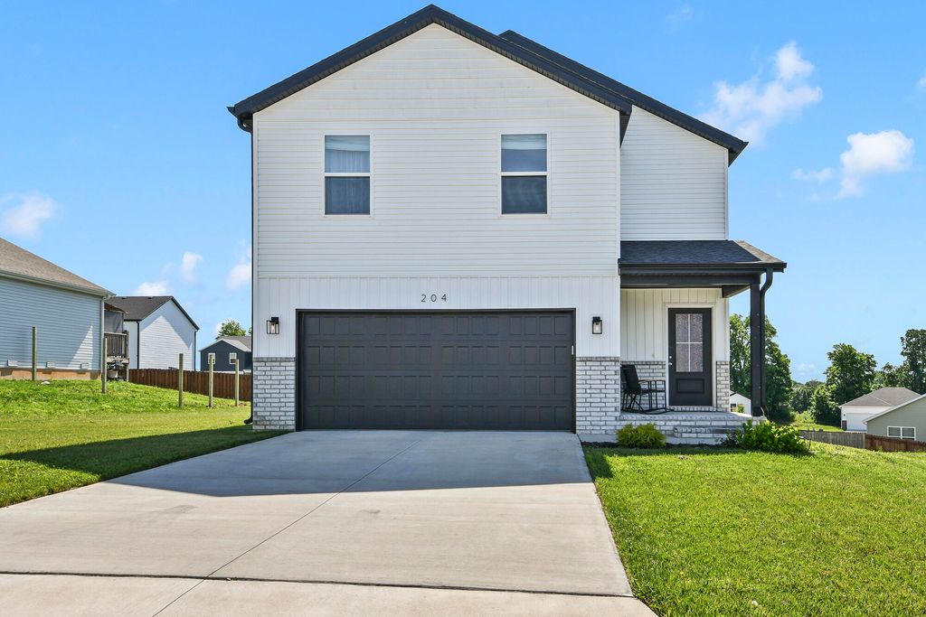 204 N Big Horn Road, Nixa, MO 65714