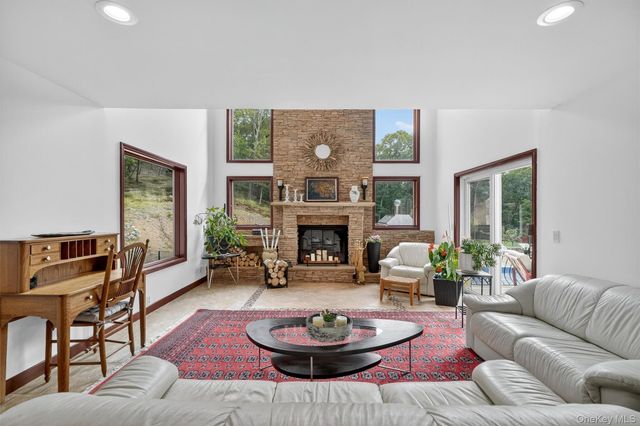 22 Skahen Drive, Tomkins Cove, NY 10986