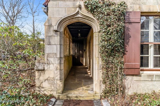 40 Independence Road, Red Bank, NJ 07701