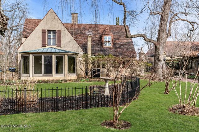 40 Independence Road, Red Bank, NJ 07701