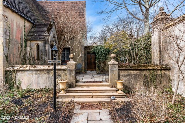 40 Independence Road, Red Bank, NJ 07701