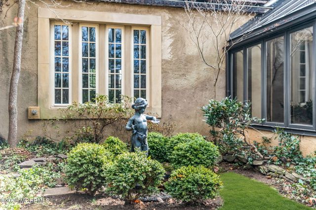 40 Independence Road, Red Bank, NJ 07701