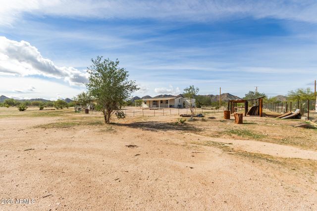 1099 S WARREN Road, Maricopa, AZ 85139