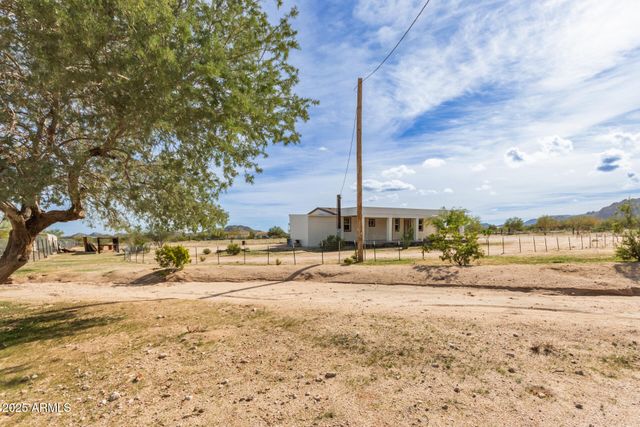 1099 S WARREN Road, Maricopa, AZ 85139