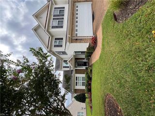537 Dunning LN, Chesapeake, VA 23322