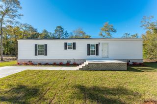 45 W Royal Palm Avenue, Defuniak Springs, FL 32433