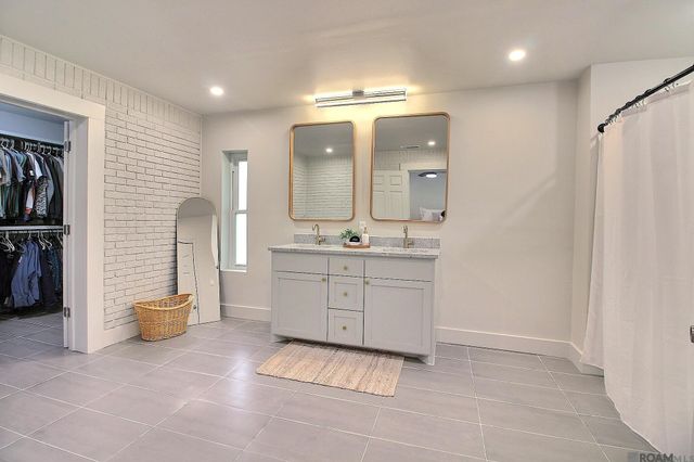 7964 Fairlane Dr, Denham Springs, LA 70726