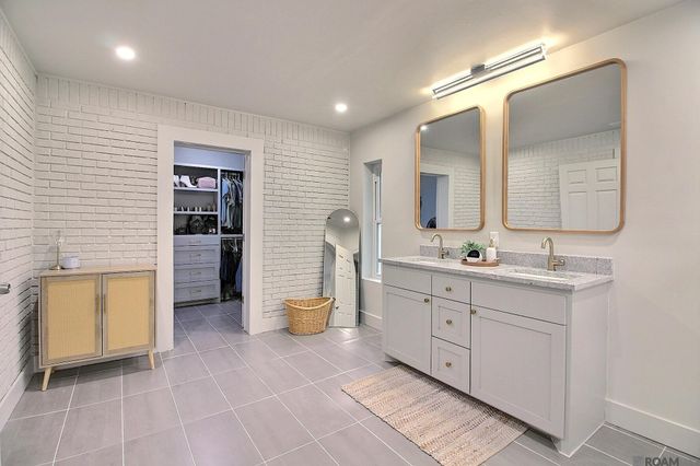 7964 Fairlane Dr, Denham Springs, LA 70726