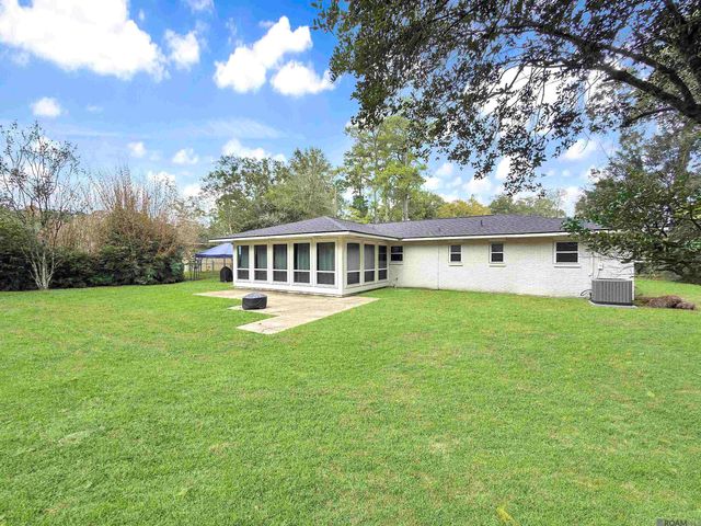 7964 Fairlane Dr, Denham Springs, LA 70726
