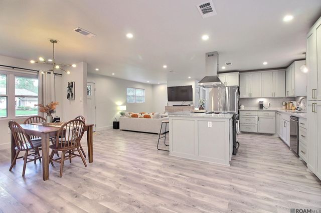 7964 Fairlane Dr, Denham Springs, LA 70726