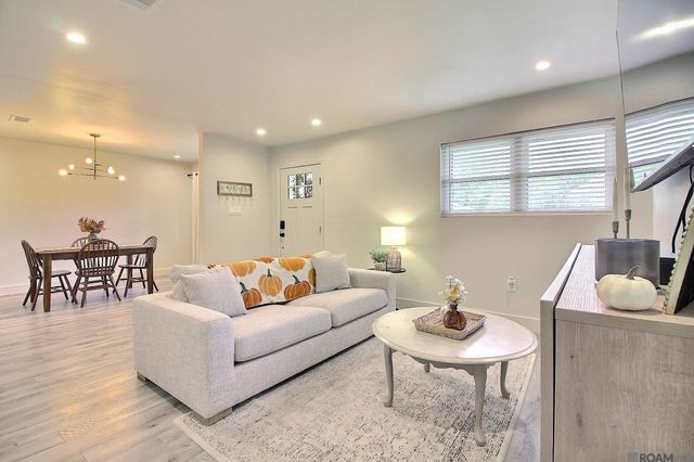 7964 Fairlane Dr, Denham Springs, LA 70726