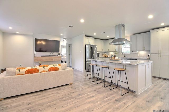 7964 Fairlane Dr, Denham Springs, LA 70726