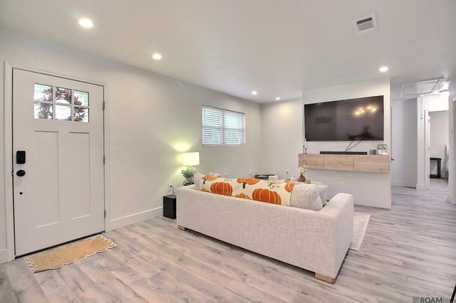 7964 Fairlane Dr, Denham Springs, LA 70726