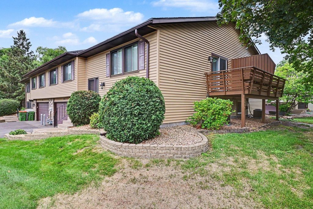 1086 122nd Avenue NE, Blaine, MN 55434 — photo 3