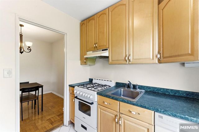 415 Claremont Avenue C004A, Montclair, NJ 07042