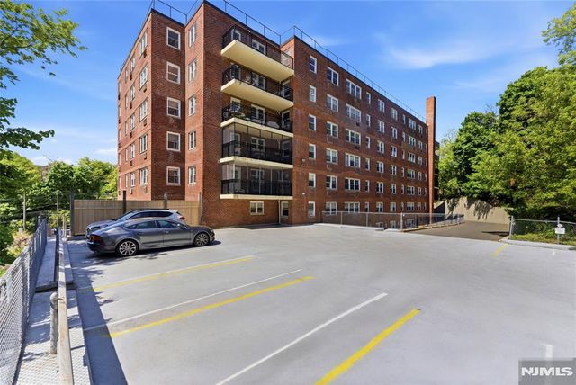 415 Claremont Avenue C004A, Montclair, NJ 07042