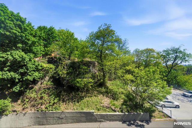 415 Claremont Avenue C004A, Montclair, NJ 07042