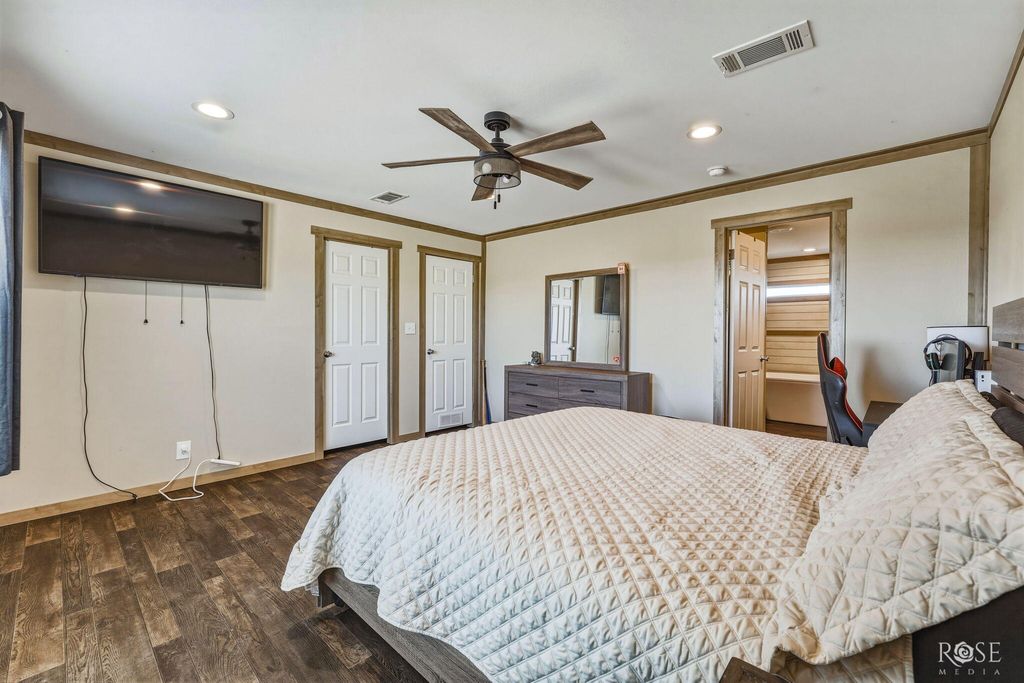 Image 14 of property listing at 10573 Glass Court Road, San Angelo, TX 76901