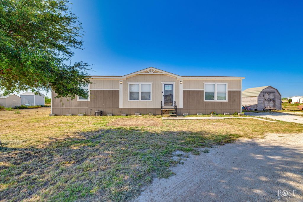 Image 2 of property listing at 10573 Glass Court Road, San Angelo, TX 76901