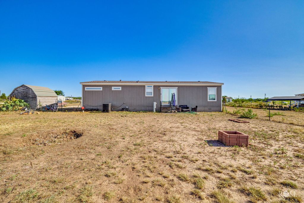 Image 24 of property listing at 10573 Glass Court Road, San Angelo, TX 76901