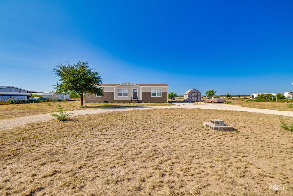 Image 27 of property listing at 10573 Glass Court Road, San Angelo, TX 76901