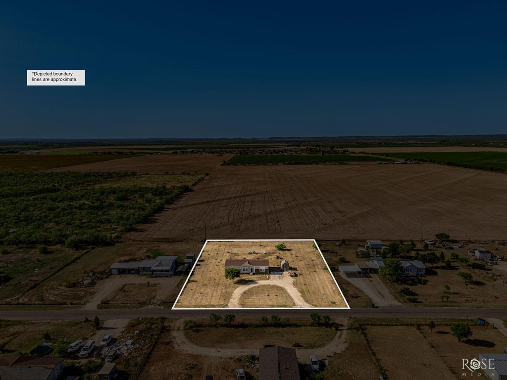 Image 4 of property listing at 10573 Glass Court Road, San Angelo, TX 76901