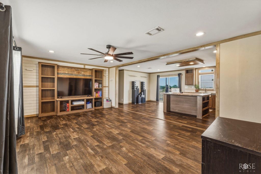 Image 5 of property listing at 10573 Glass Court Road, San Angelo, TX 76901