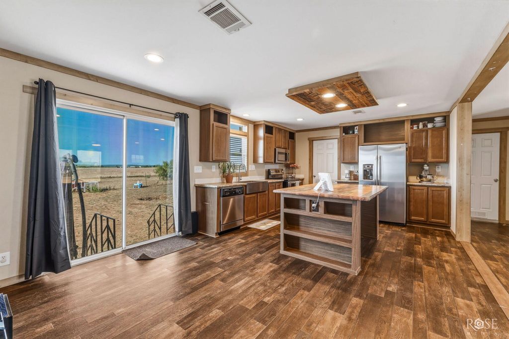 Image 9 of property listing at 10573 Glass Court Road, San Angelo, TX 76901