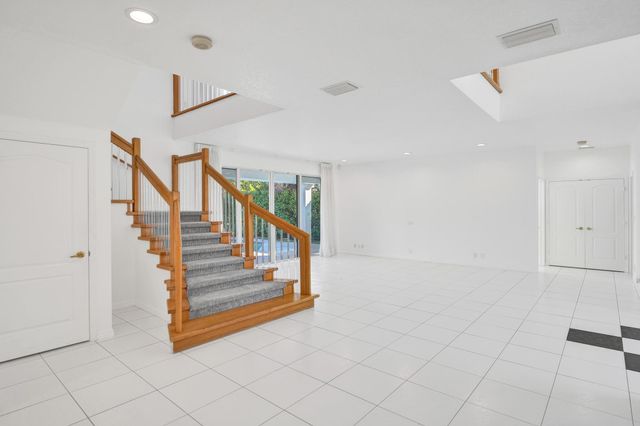 807 Coventry Street, Boca Raton, FL 33487