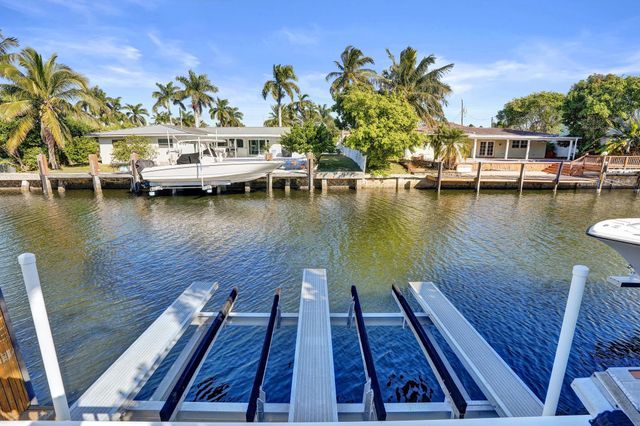 807 Coventry Street, Boca Raton, FL 33487