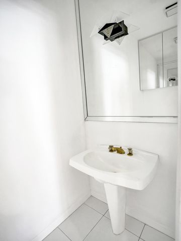 807 Coventry Street, Boca Raton, FL 33487