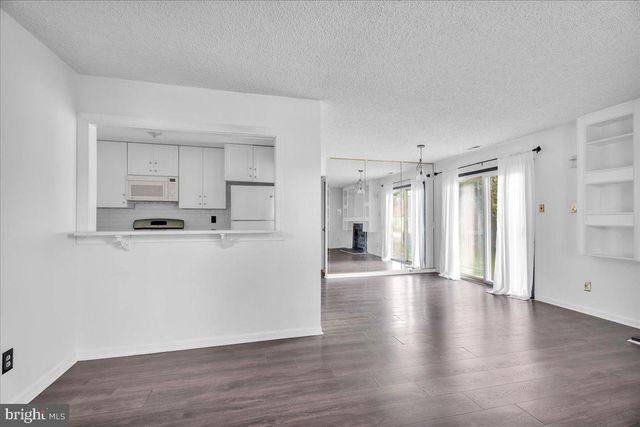 10 FRANKLIN PL, Voorhees, NJ 08043