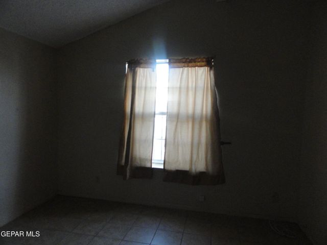 619 White Cliffs Drive A, El Paso, TX 79912