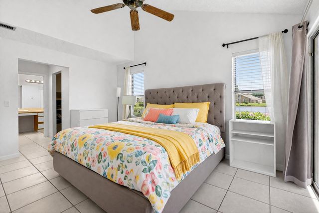102 Maplecrest Circle, Jupiter, FL 33458
